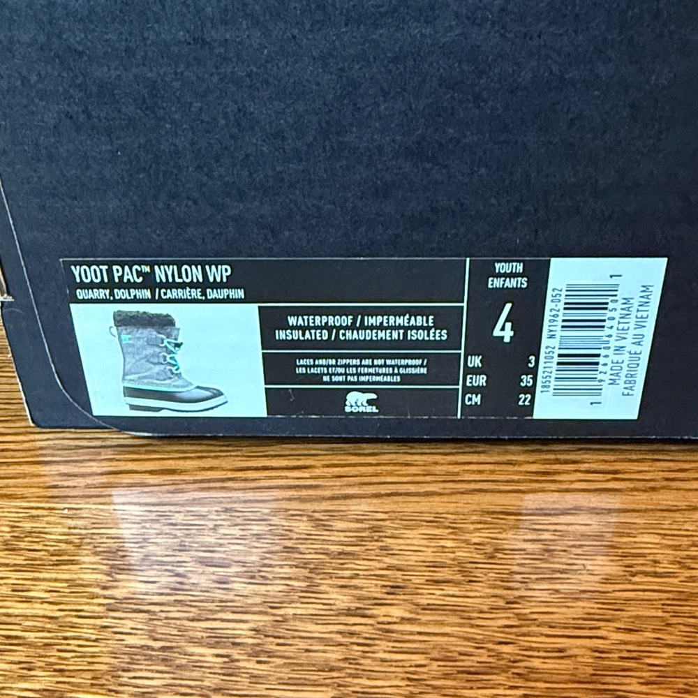 Sorel Kids Waterproof Boots Size 4 - Picture 2 of 7